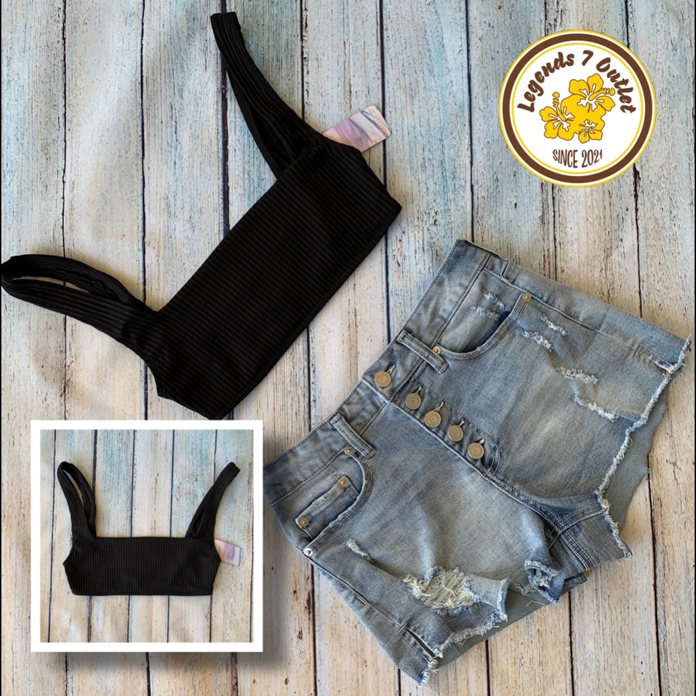 ~FOREVER 21~ Ribbed Bikini Top {Black}